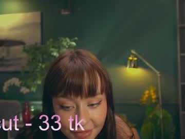 female cam girl ella_knockers_xl image #2214891