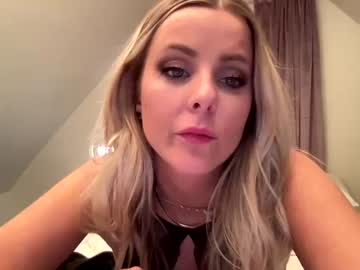 female cam couple haileychaseeee image #3927736