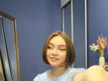 female cam girl adelewilson__ image #440192