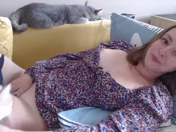 female cam girl juicy_peach88 image #2610685