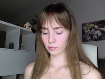 female cam couple cumonclit image #728137
