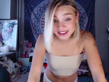 female cam girl babyfromtheforest image #3111329