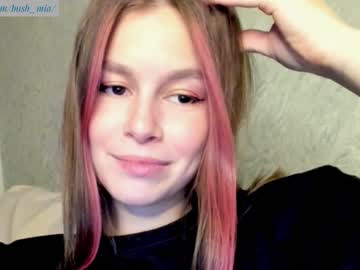 female cam girl bush_mia image #3083412