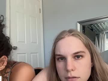 baddyalex  female  webcam