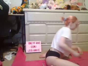 female cam couple leojamie image #1653982