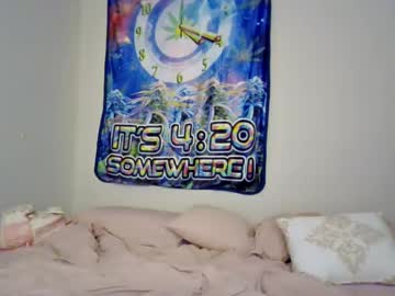 ellie_vibes  female  webcam