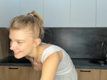 leilagillim  female  webcam
