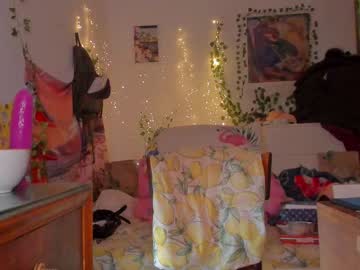 female cam girl kaveskiki image #874443