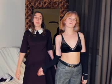 female cam couple albertaacors image #3982747