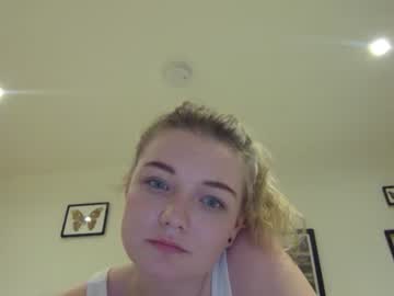 female cam girl redroseldn image #3738250