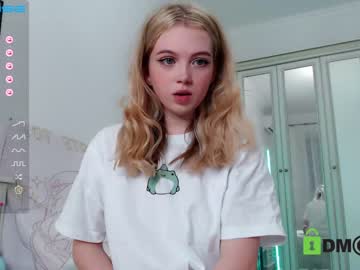 female cam girl small_blondee image #3426986