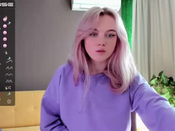 female cam girl small_blondee image #1618086