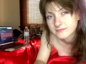 female cam couple avrillayla image #2202003
