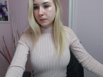 female cam girl lila_page image #1095325