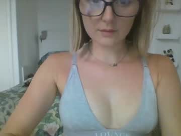 female cam girl larab_23 image #3954517