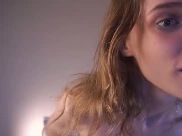 monaelin  female  webcam