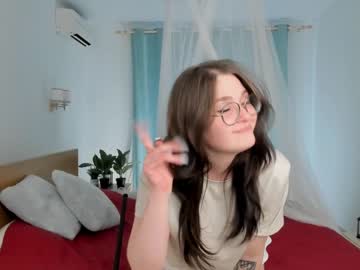 elvinaalltop  female  webcam