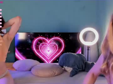 female cam couple huntertiana image #2357692