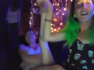 female cam couple threezcompany image #1955474