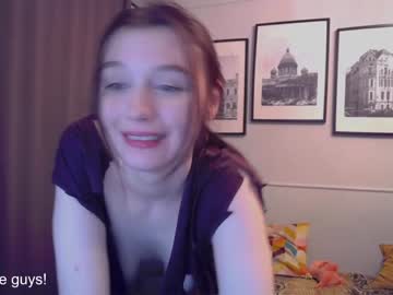 lovely__sara  female  webcam