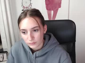 female cam girl lili_petit image #3105838