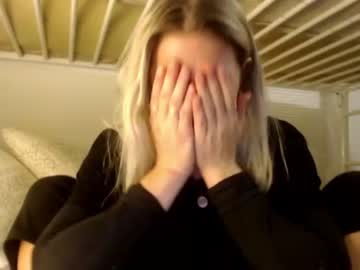 female cam girl bambis_honeypot image #935337