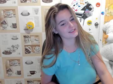 female cam girl emmika_ image #2318969