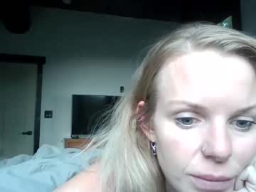 female cam girl carinablair777 image #4016670