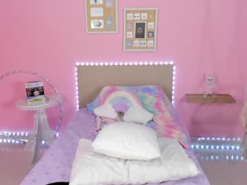 female cam girl little_effy18 image #2735495
