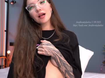 female cam girl _deepthroatgalactica image #2668944