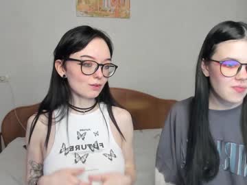 female cam couple lionchiki image #3349167
