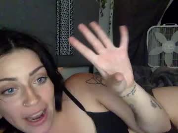 female cam couple lillyxzanebandz image #2178361