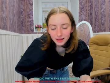 female cam girl kira_coy_ image #1905629