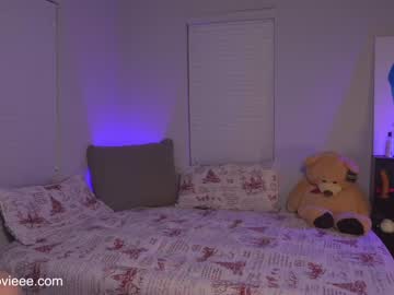 female cam girl maggielovieee image #1358667