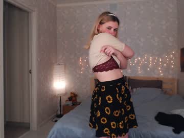 tendermoon__  female  webcam