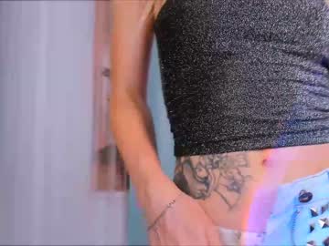 female cam girl emmi_rosee image #2289096