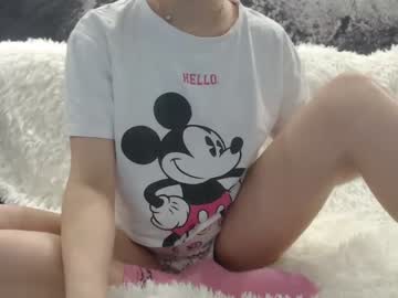 female cam girl littlebaby_mom2022 image #782394