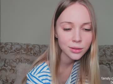 female cam girl merrilyn image #1663330
