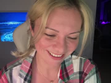 female cam girl kiradivine image #2762608