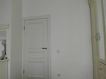 female cam girl eleonora_linn image #2809675