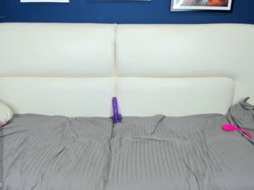 female cam couple gary_and_sandra image #1842382