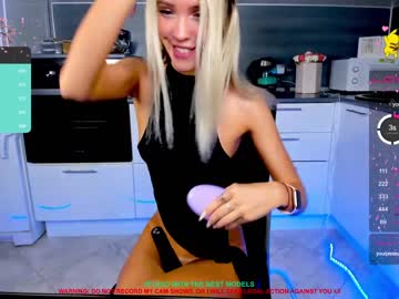 female cam girl mikki_blush image #2073189