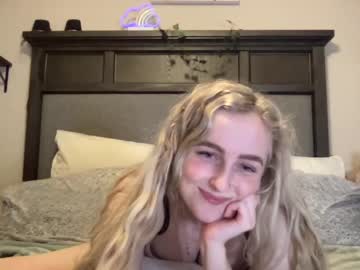 female cam girl peachezzs image #1796899