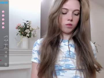female cam girl small_blondee image #1998649