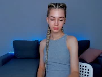 female cam girl holly____ image #3228678