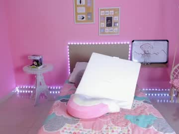 female cam girl little_effy18 image #2348556
