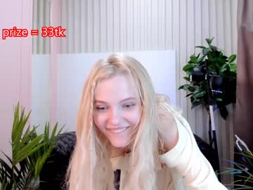 female cam girl alien_kitty_ellie image #2381235
