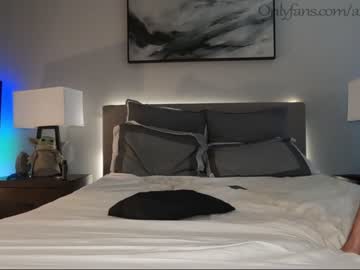 female cam couple ari_lovexo image #2118686