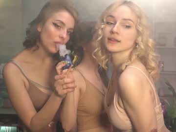 female cam girl yours_lola image #1485787