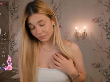 female cam girl loraalvey image #4029492
